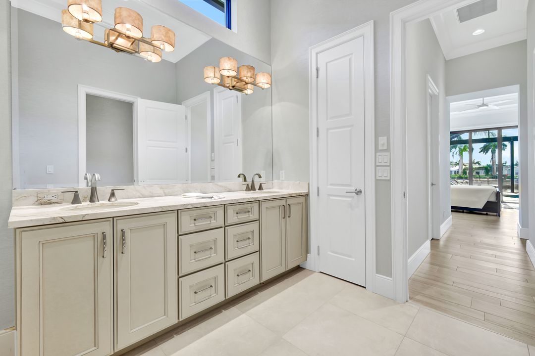 17429 Via Lugano Ct, Miromar Lakes, FL 33913