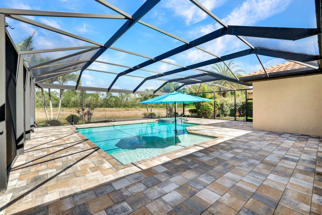 1621 Songbird Ct, Naples, FL 34120