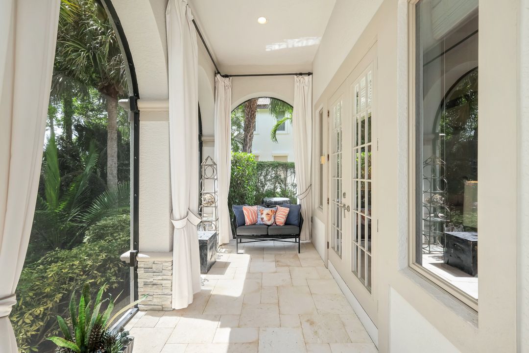 12338 Collier's Reserve Dr, Naples, FL 34110