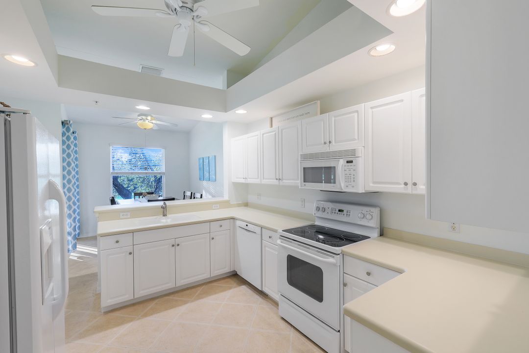 3465 Laurelgreens Ln S  #202, Naples, FL 34119