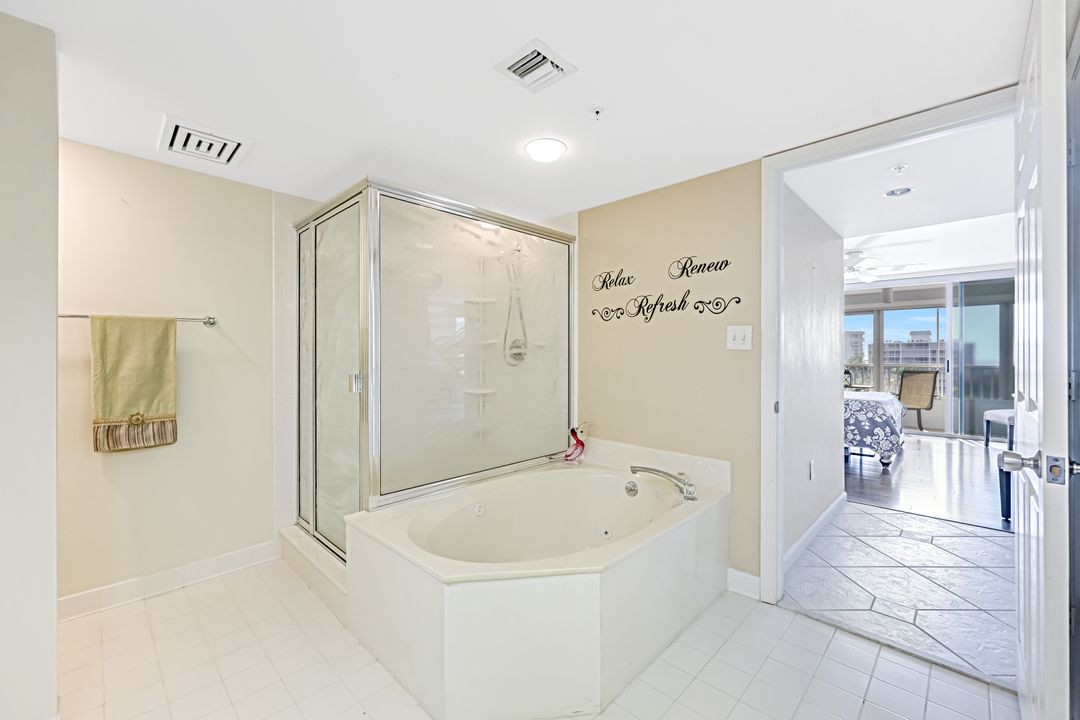 21 Bluebill Ave, Naples, FL 34108