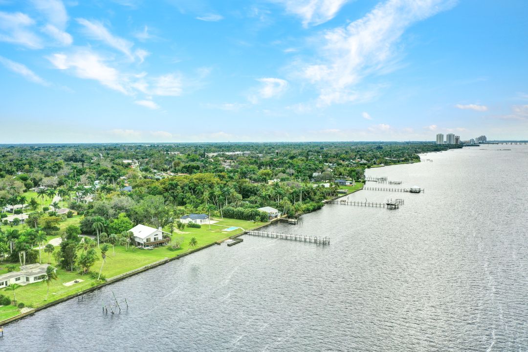 4385 E Riverside Dr, Fort Myers, FL 33905