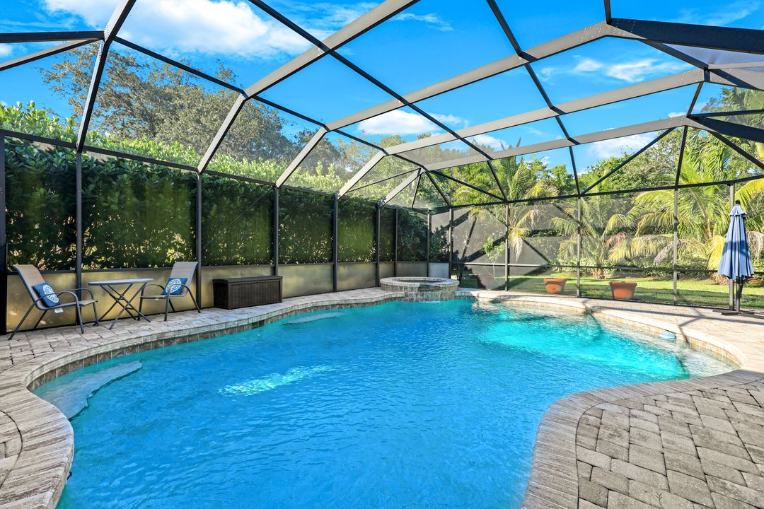 7500 Woodland Bend Cir, Fort Myers, FL 33912