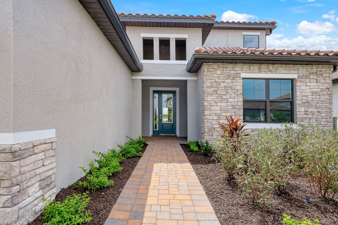 3995 Pegasus Wy, Naples, FL 34120