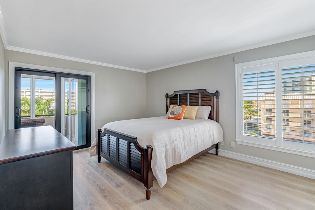 3430 Gulf Shore Blvd N #5J, Naples, FL 34103