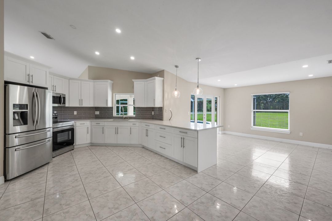 1795 Desoto Blvd S, Naples, FL 34117