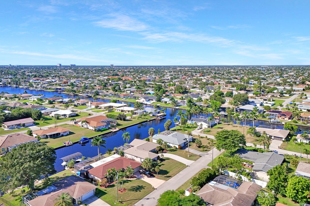 206 SE 37th Terrace, Cape Coral, FL 33904