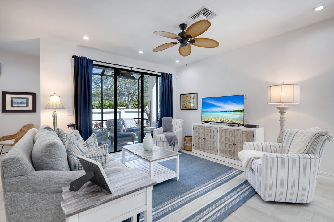 7550 Rockefeller Dr, Naples, FL 34119