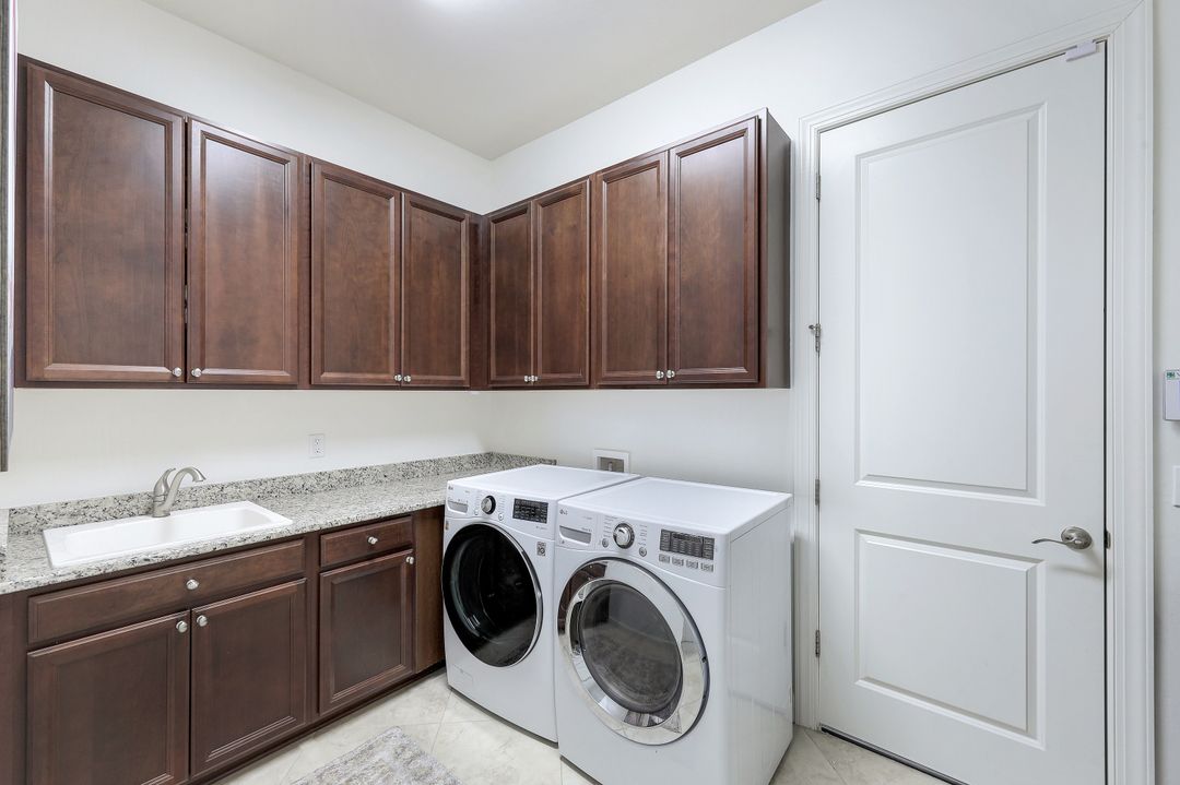 9147 Trivoli Ter, Naples, FL 34119