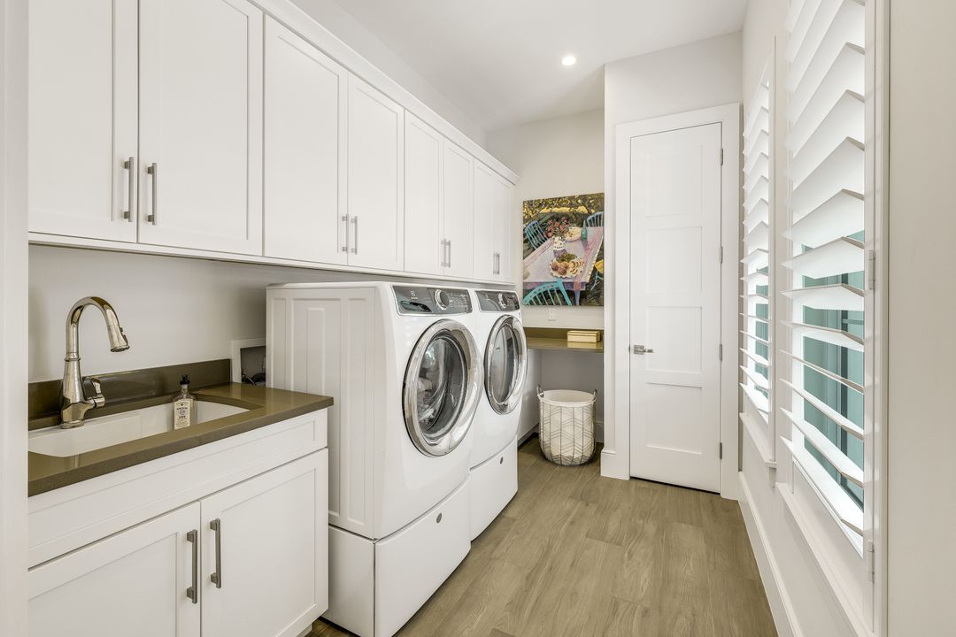 16415 Seneca Way, Naples, FL 34110