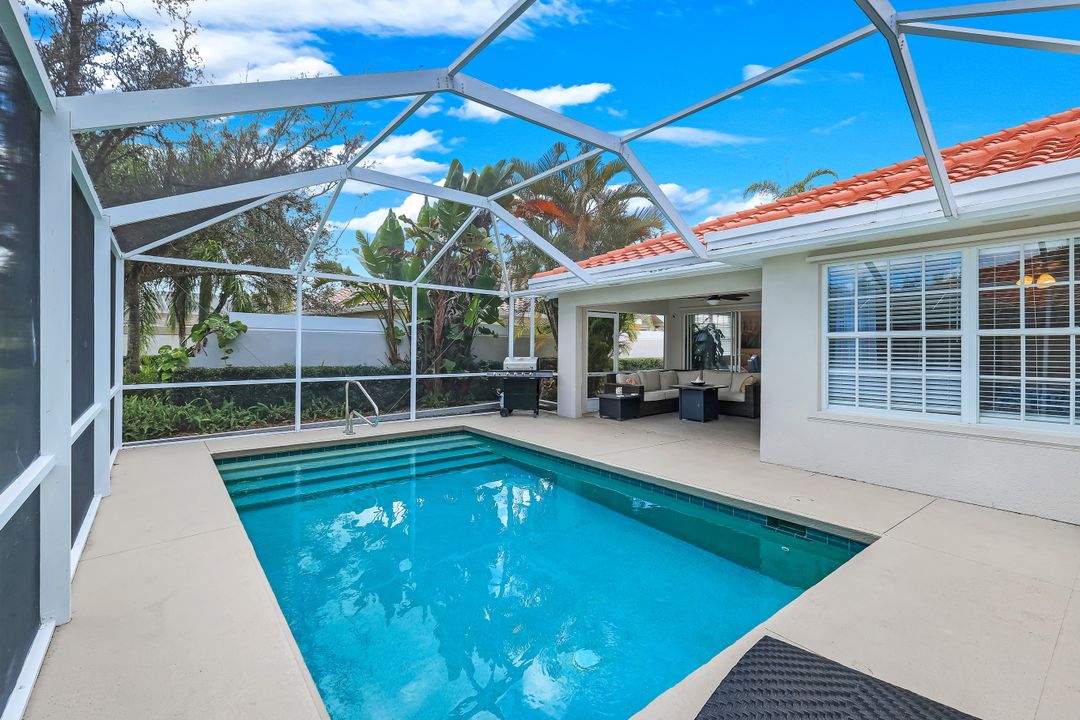 4272 Redonda Ln, Naples, FL 34119