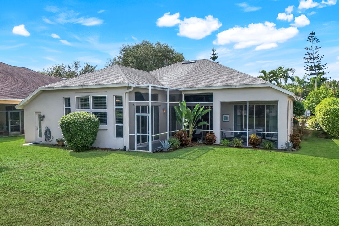196 Skipping Stone Ln, Naples, FL 34119