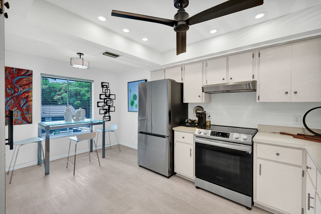 800 Misty Pines Cir #H205, Naples, FL 34105