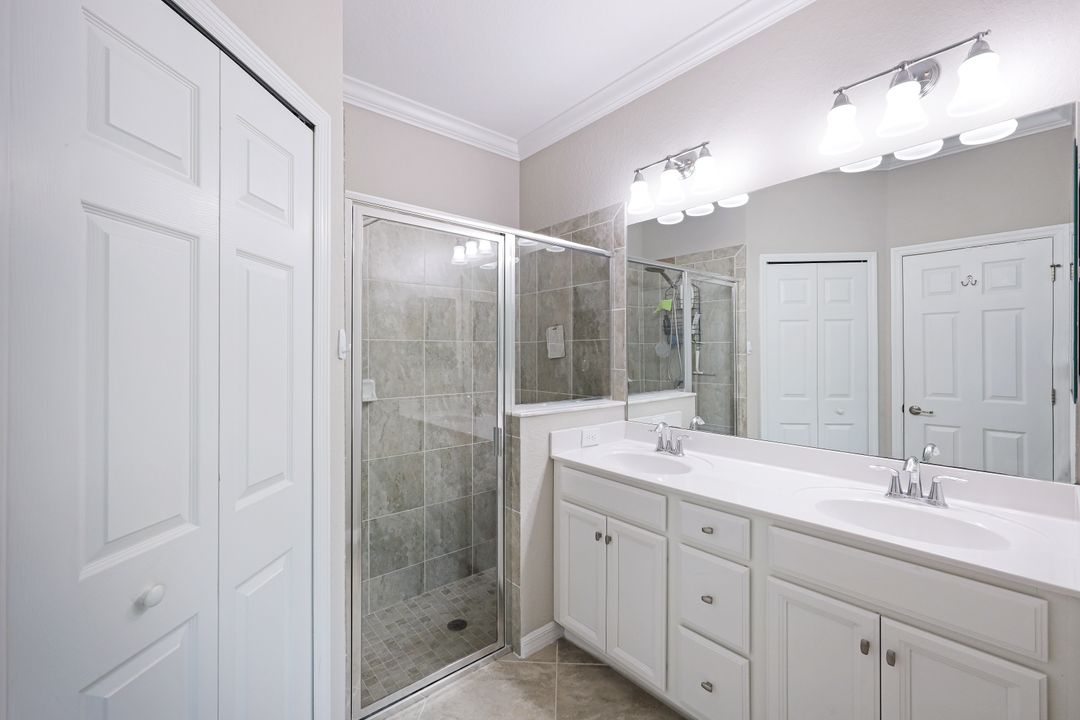 2028 Wellington St, Naples, FL 34120