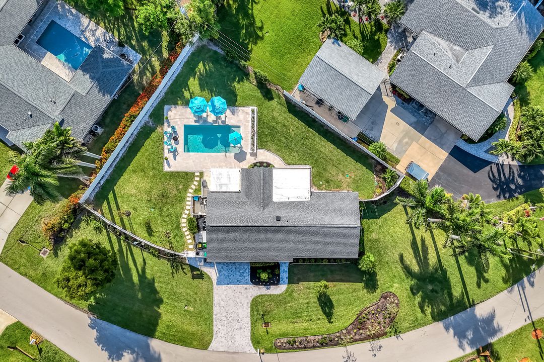 1086 N Town and River Dr, Fort Myers, FL 33919