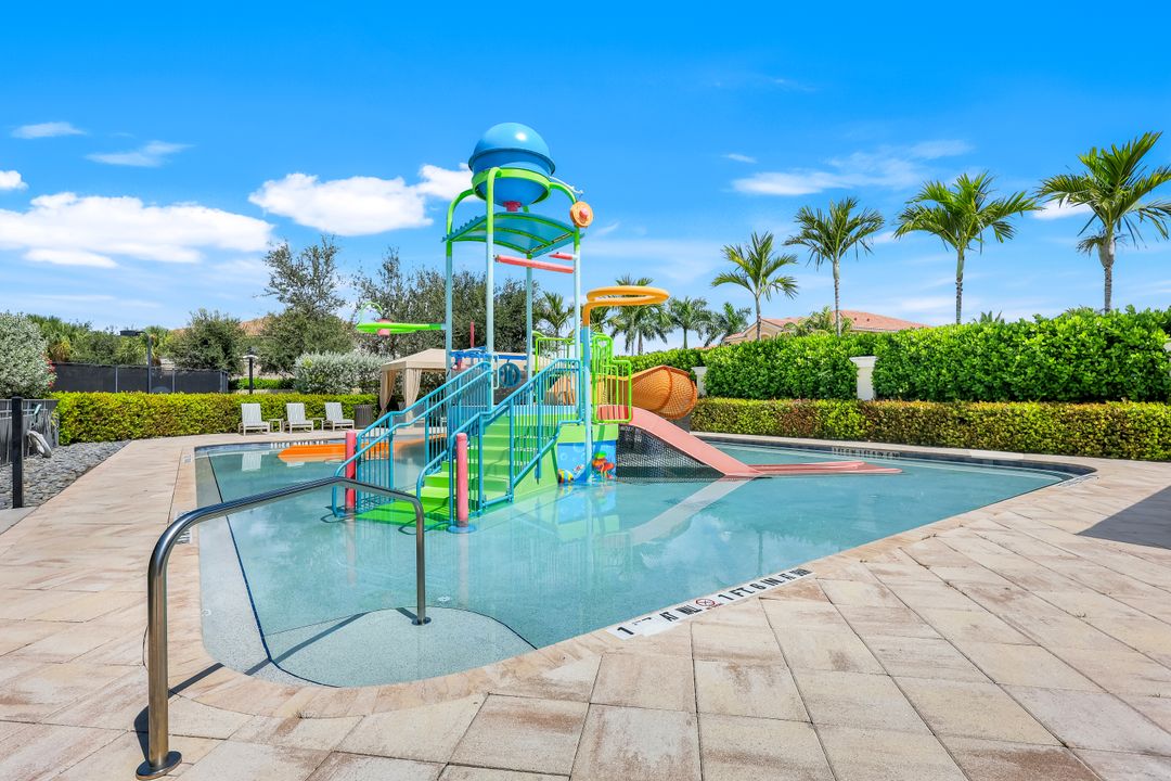 13670 Mandarin Cir, Naples, FL 34109