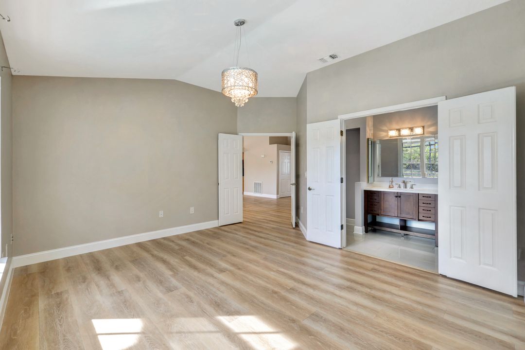 3650 Kent Dr, Naples, FL 34112