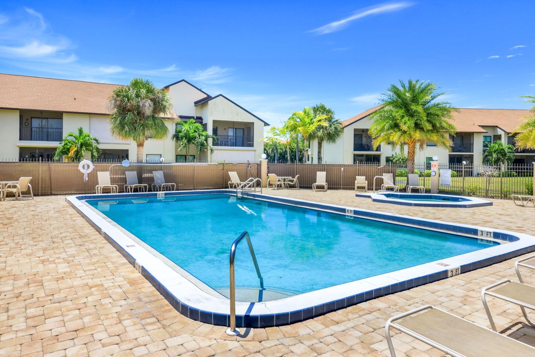 8336 Charter Club Cir #10, Fort Myers, FL 33919
