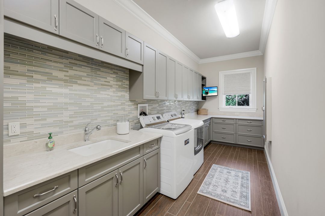 3122 Dahlia Way, Naples, FL 34105