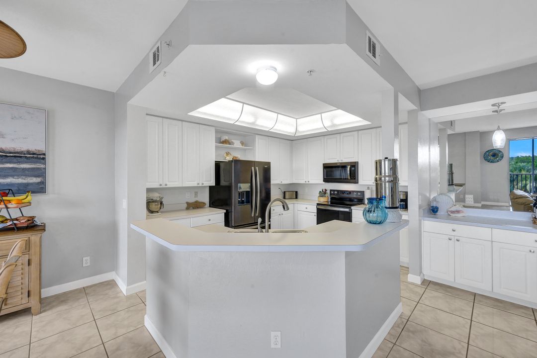 201 Vintage Bay Dr  #B8, Marco Island, FL 34145