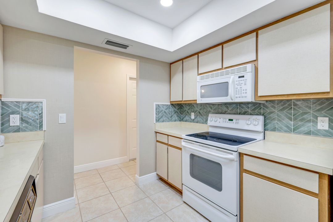 1432 SE 33rd St, Cape Coral, FL 33904