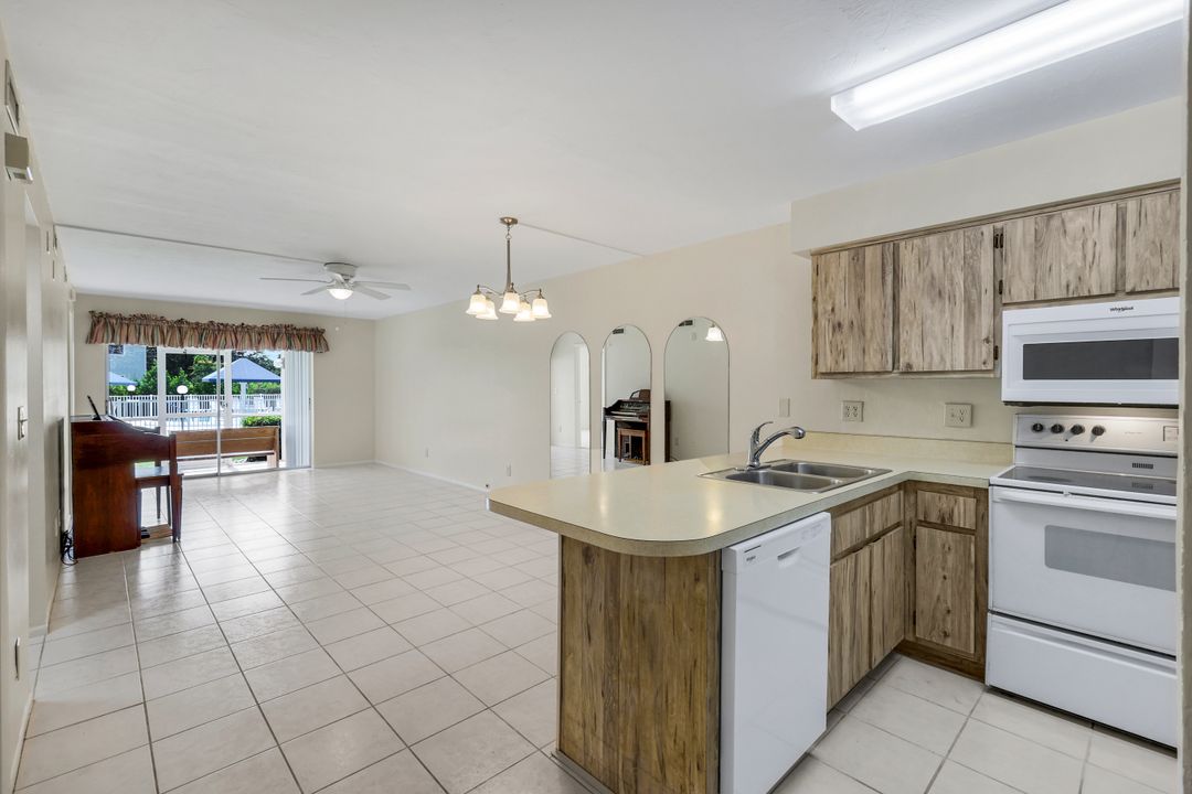 1100 Pondella Rd  #906, Cape Coral, FL 33909
