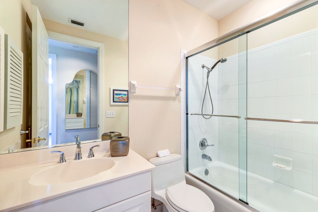 375 5th Ave S #305, Naples, FL 34102