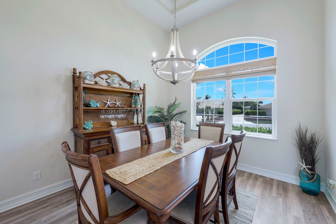 910 Montego Ct, Marco Island, FL 34145