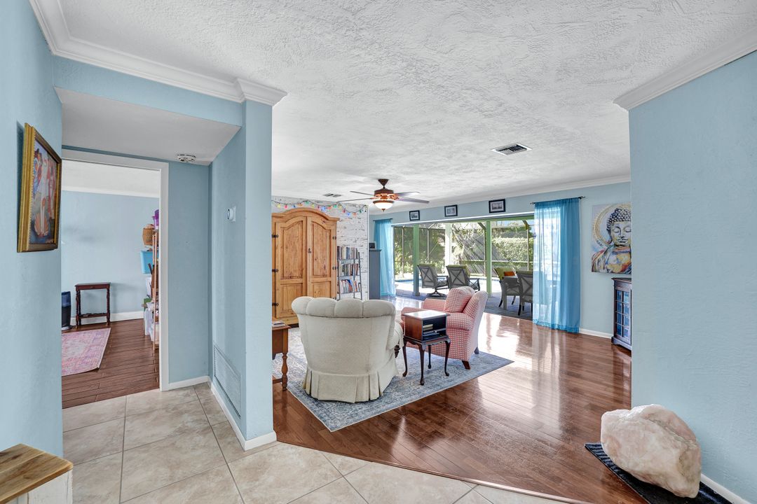 208 Baltusrol Dr, Naples, FL 34113