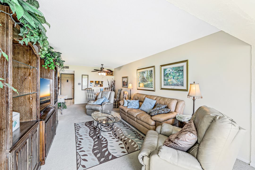 1624 Pine Valley Dr #118, Fort Myers, FL 33907