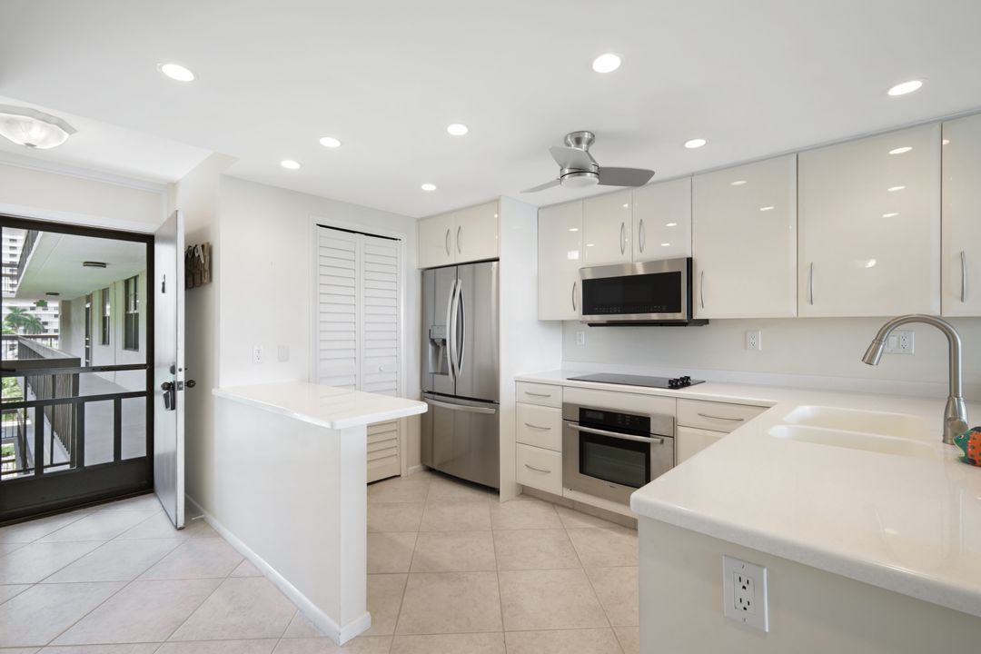 601 Seaview Ct #C506, Marco Island, FL 34145