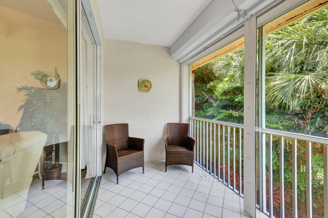 326 Bradstrom Cir # F-204, Naples, FL 34113