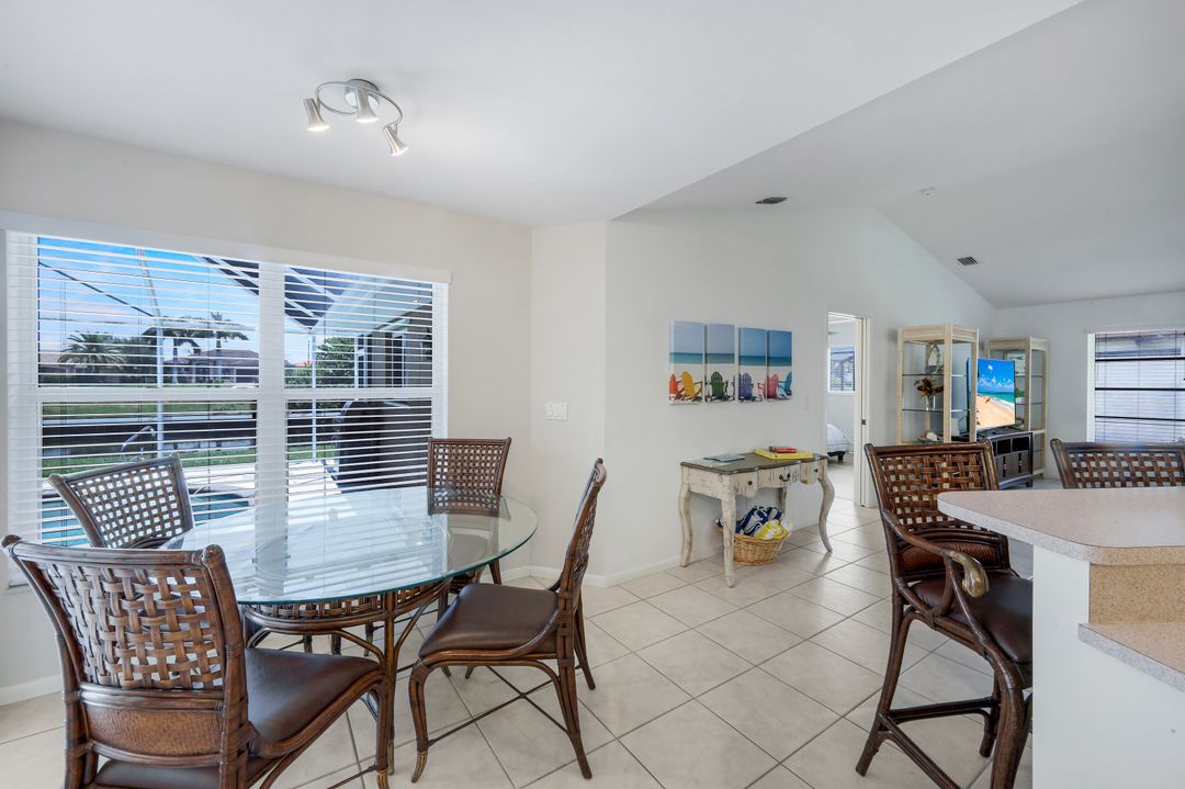 2526 SE 19th Pl, Cape Coral, FL 33904