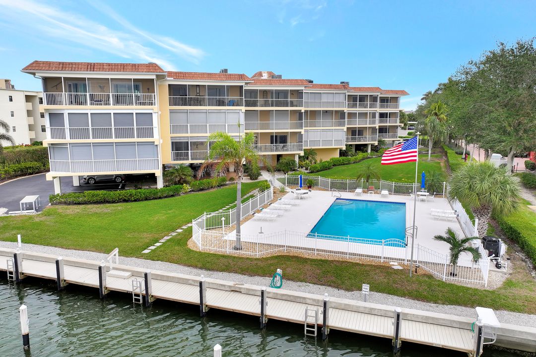 816 W Elkcam Cir #301, Marco Island, FL 34145