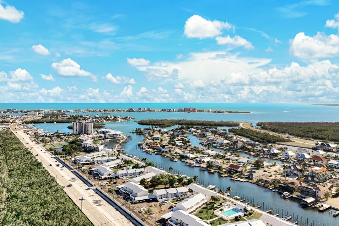 18323 Cutlass Dr, Fort Myers Beach, FL 33931