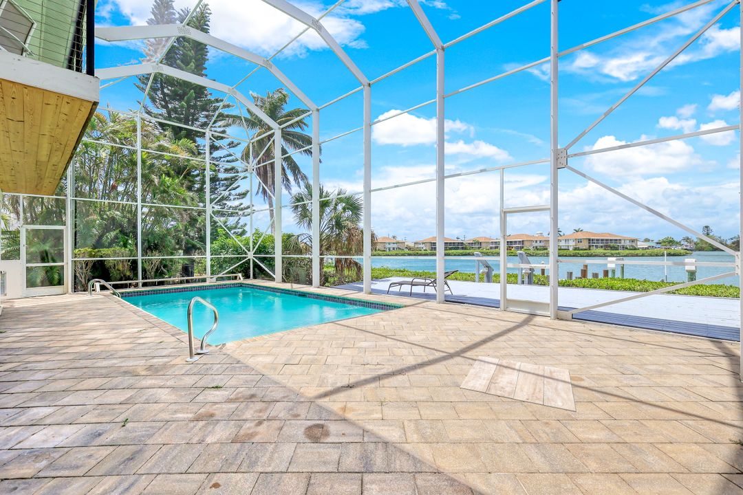 418 Panay Ave, Naples, FL 34113