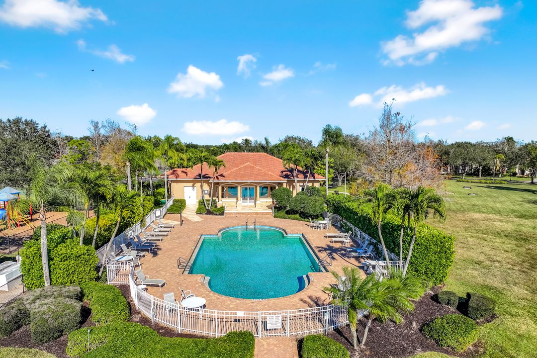 3201 Brookeview Ct, Naples, FL 34120