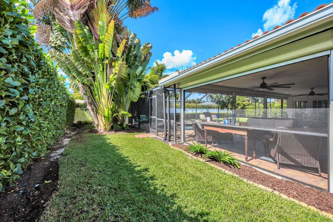 87 Burning Tree Dr, Naples, FL 34105