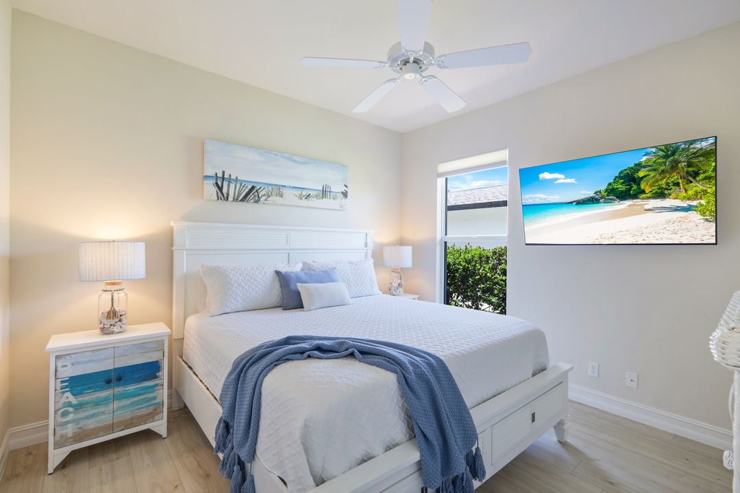 687 106th Ave N, Naples, FL 34108