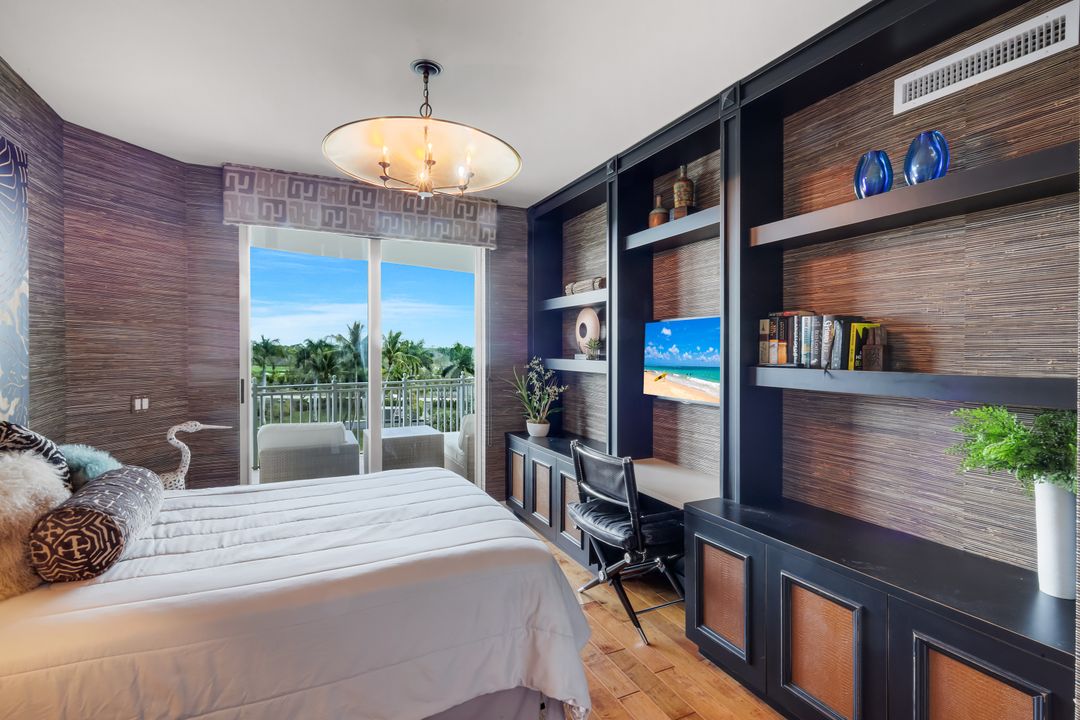 13675 Vanderbilt Dr #406, Naples, FL 34110