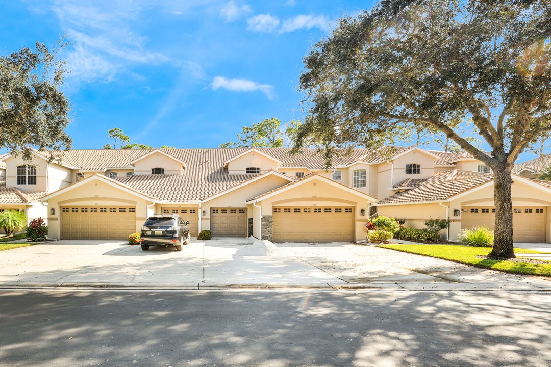 8545 Danbury Blvd #204, Naples, FL 34120