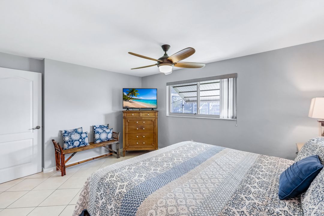 4305 SE 1st Ave, Cape Coral, FL 33904