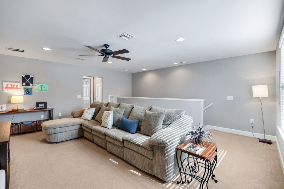 16345 Camden Lakes Cir, Naples, FL 34110
