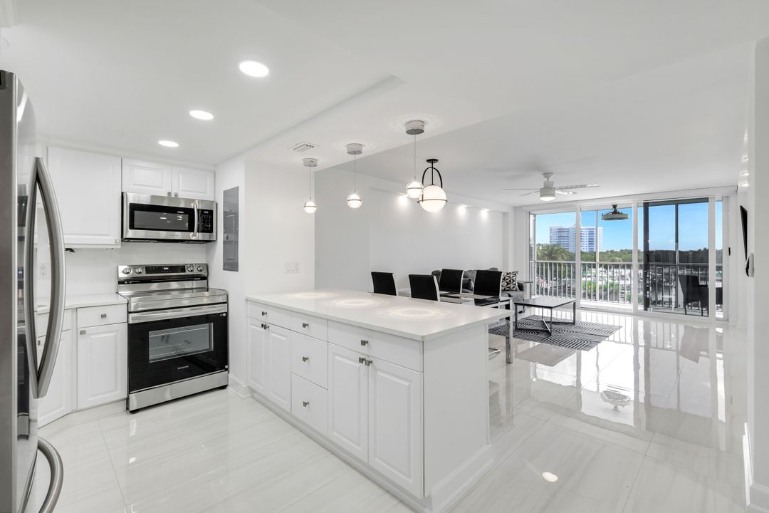 5 Bluebill Ave #410, Naples, FL 34108