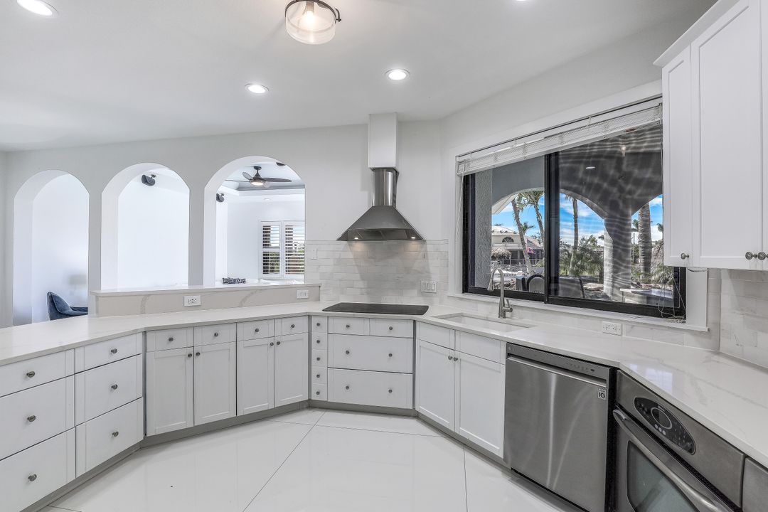 2550 SW 27th Pl, Cape Coral, FL 33914