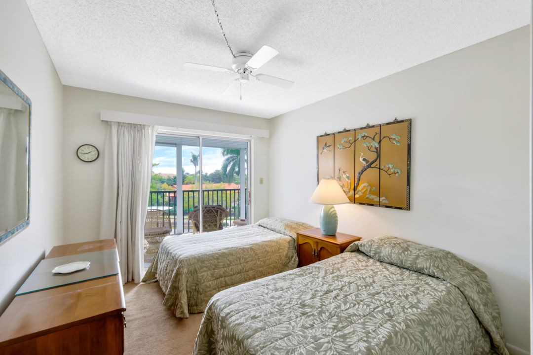 555 Park Shore Dr #412, Naples, FL 34103