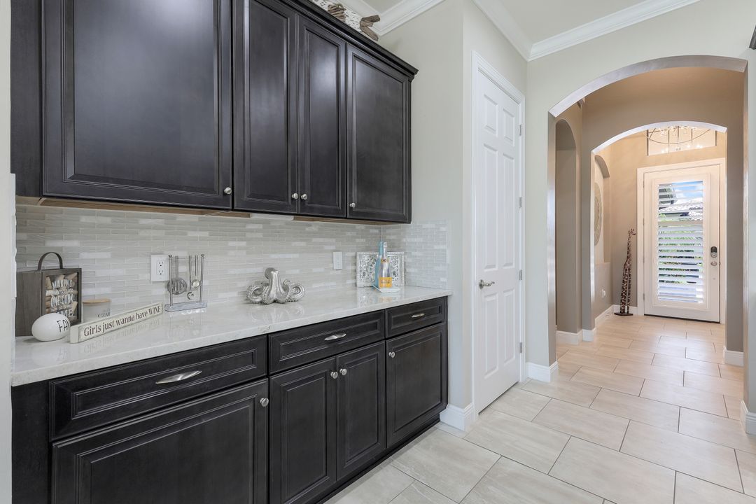 10283 Porto Romano Drive, Miromar Lakes, FL 33913