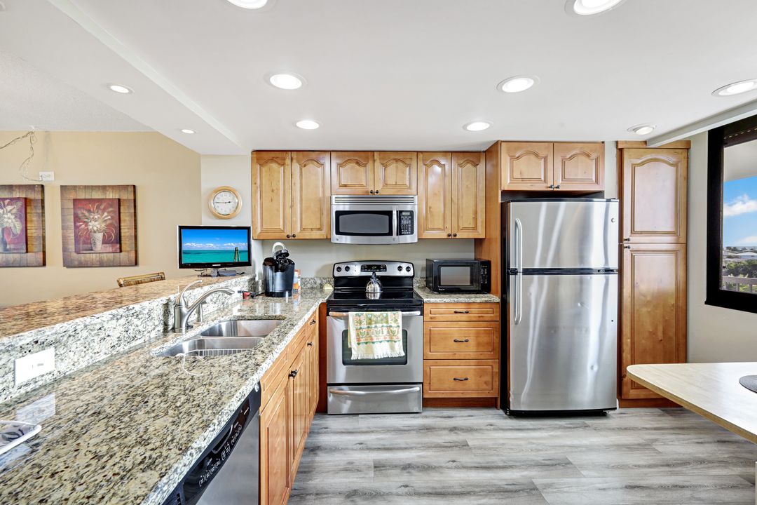 4203 Bay Beach Ln #5E, Fort Myers Beach, FL 33931