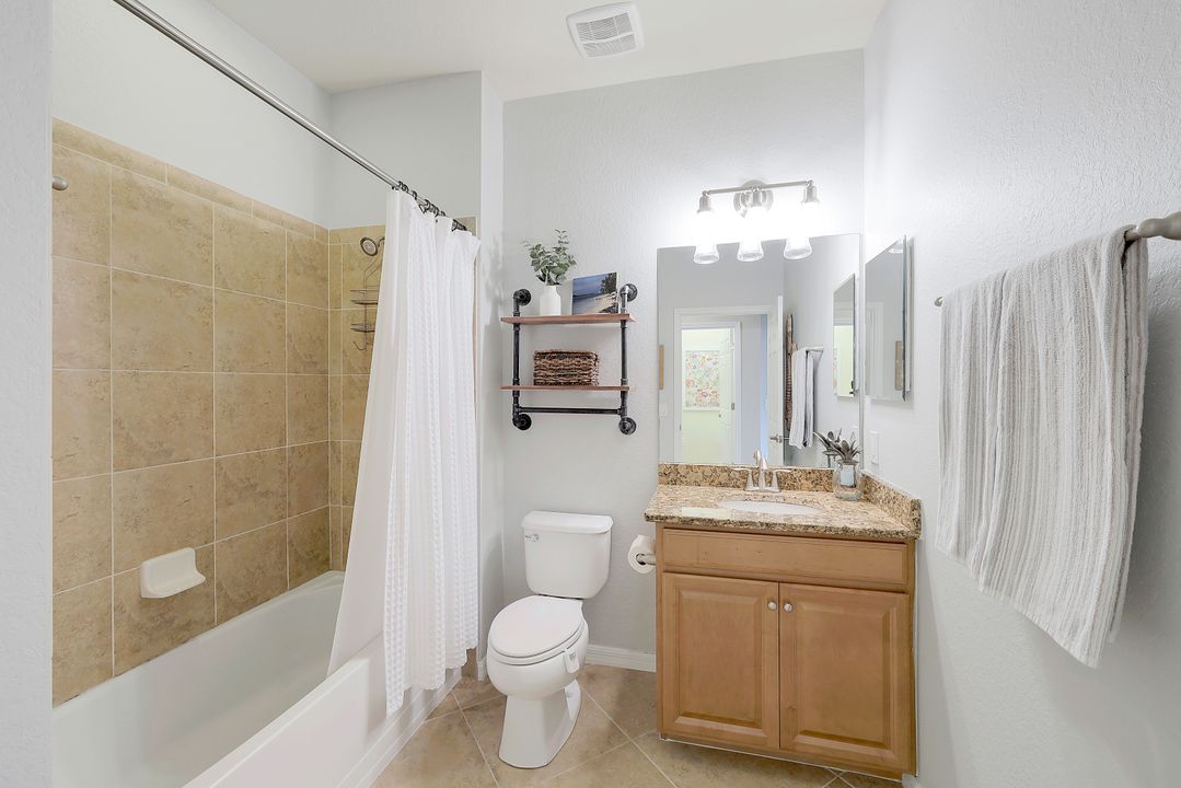 3165 Aviamar Cir #202, Naples, FL 34114