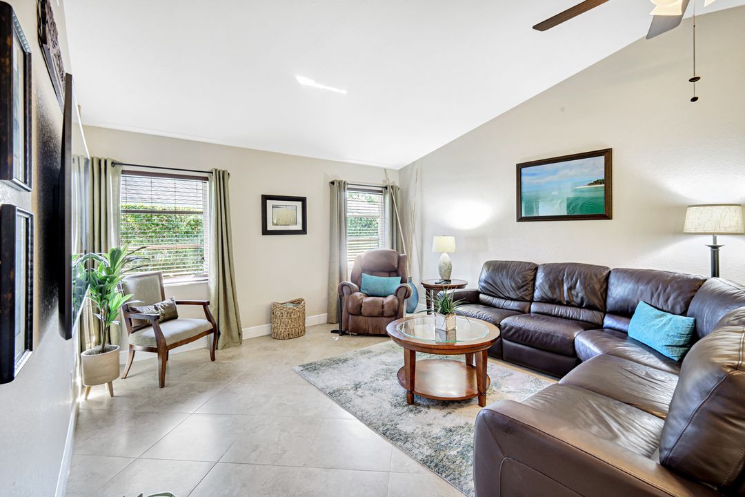 39 Mentor Dr, Naples, FL 34110